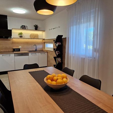 Beautiful Holiday Home "Villa Luka" Kastel Stafilic Luaran gambar