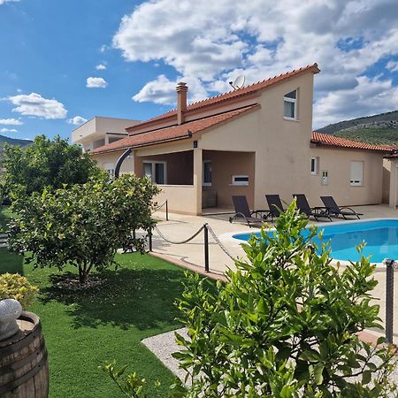 Beautiful Holiday Home "Villa Luka" Kastel Stafilic Luaran gambar