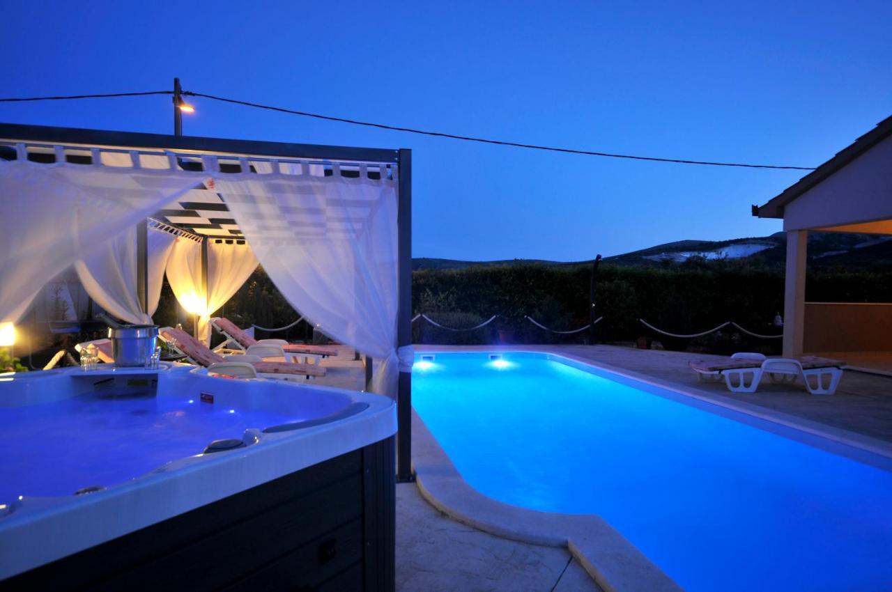 Beautiful Holiday Home "Villa Luka" Kastel Stafilic Luaran gambar