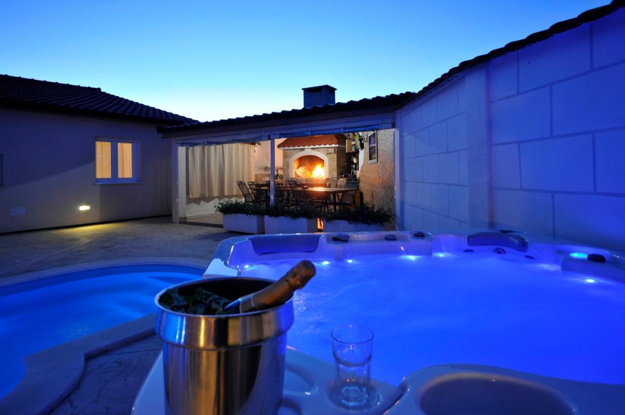 Beautiful Holiday Home "Villa Luka" Kastel Stafilic Luaran gambar