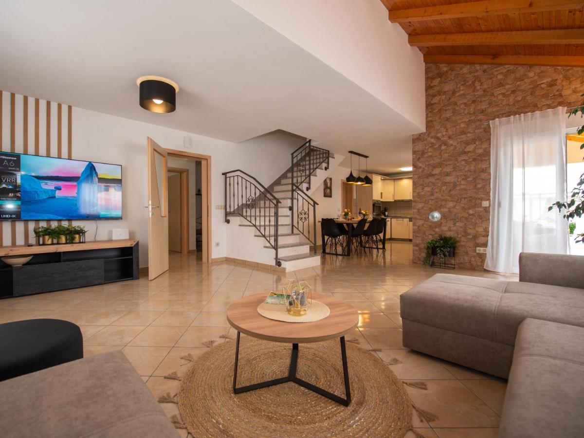 Beautiful Holiday Home "Villa Luka" Kastel Stafilic Luaran gambar