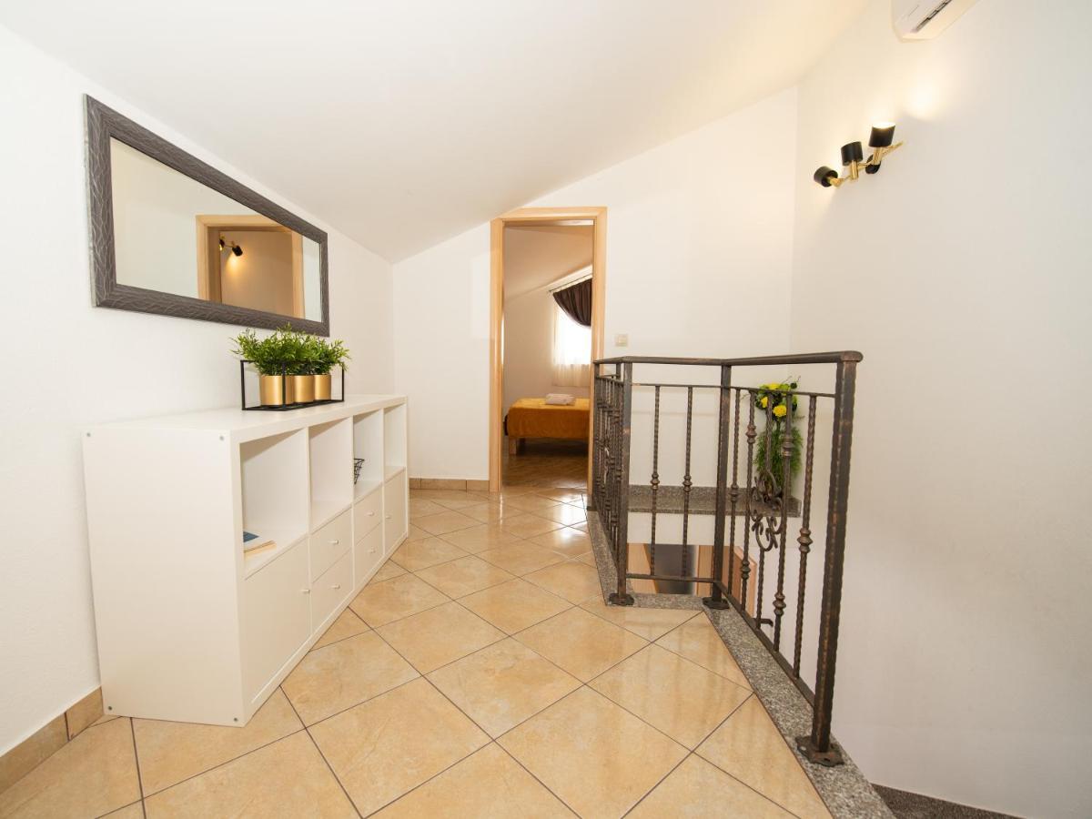 Beautiful Holiday Home "Villa Luka" Kastel Stafilic Luaran gambar