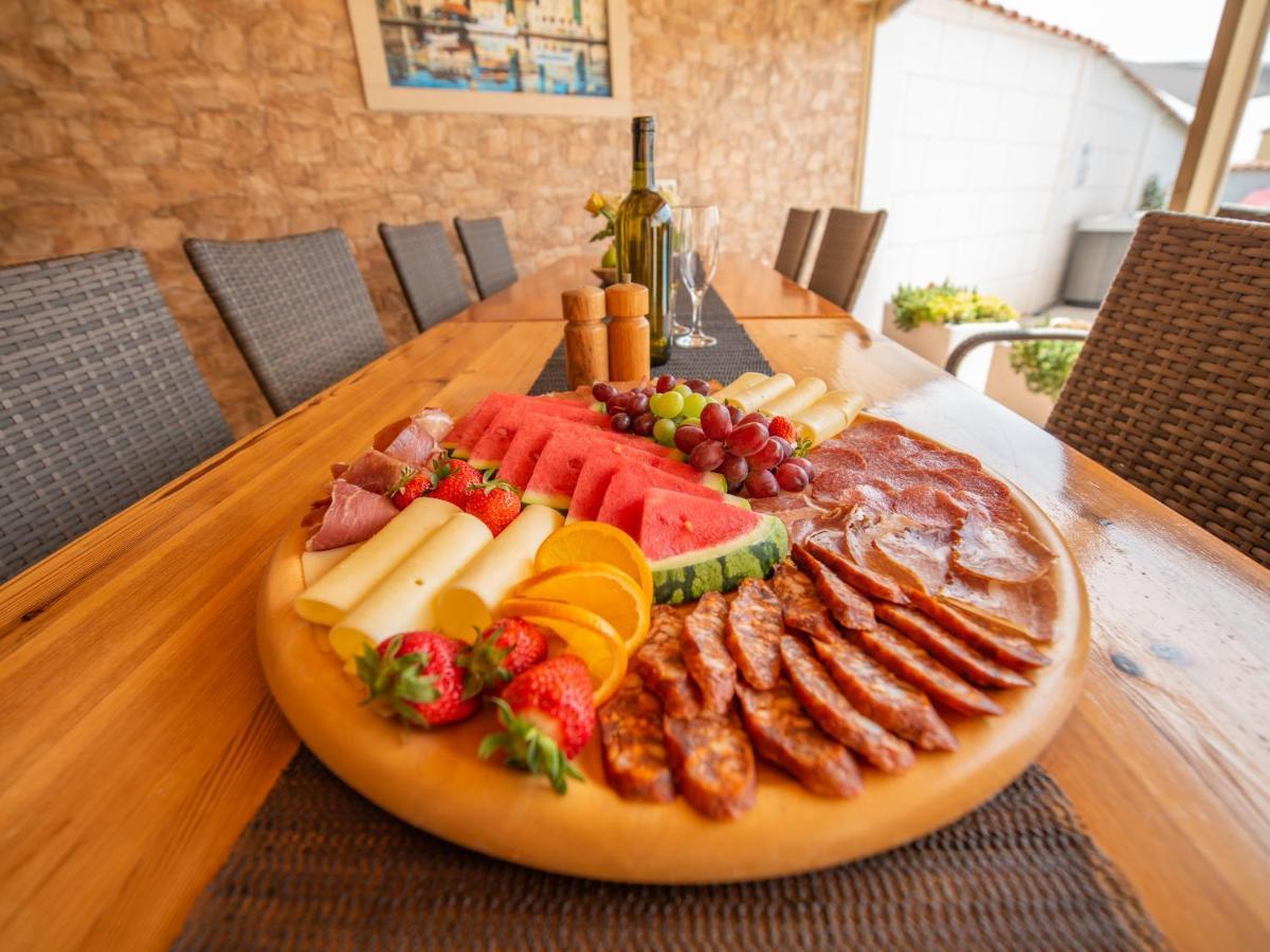 Beautiful Holiday Home "Villa Luka" Kastel Stafilic Luaran gambar