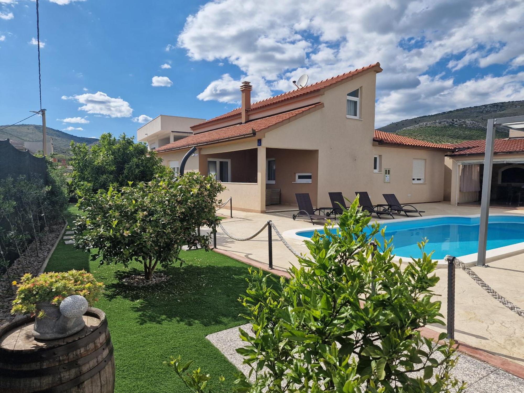 Beautiful Holiday Home "Villa Luka" Kastel Stafilic Luaran gambar
